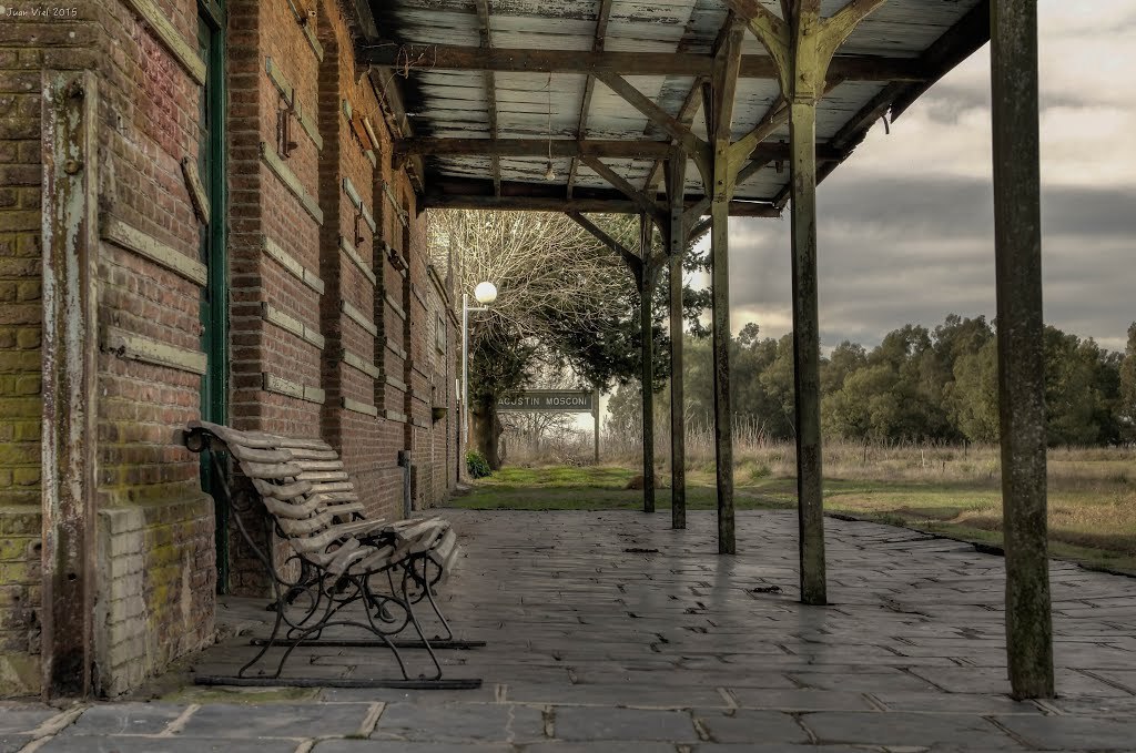 People, places and abandoned buildings in Buenos Aires - by Juan Viel