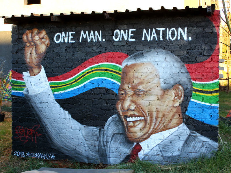 Graffiti Wandgemälde von Nelson Mandela in Südafrika