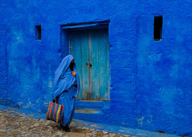 blue-streets-of-chefchaouen-morocco-17-660x471
