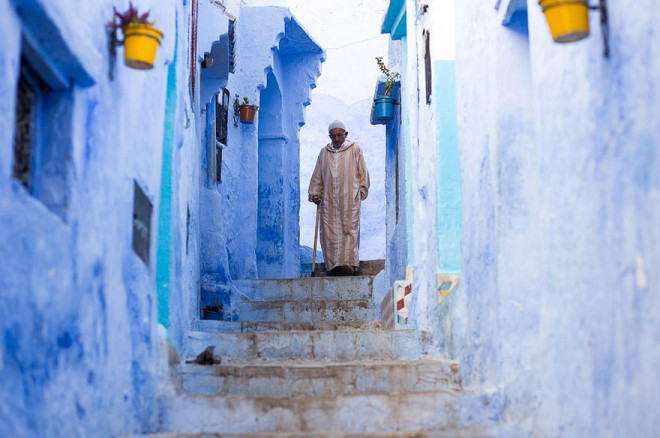 blue-streets-of-chefchaouen-morocco-7-660x438