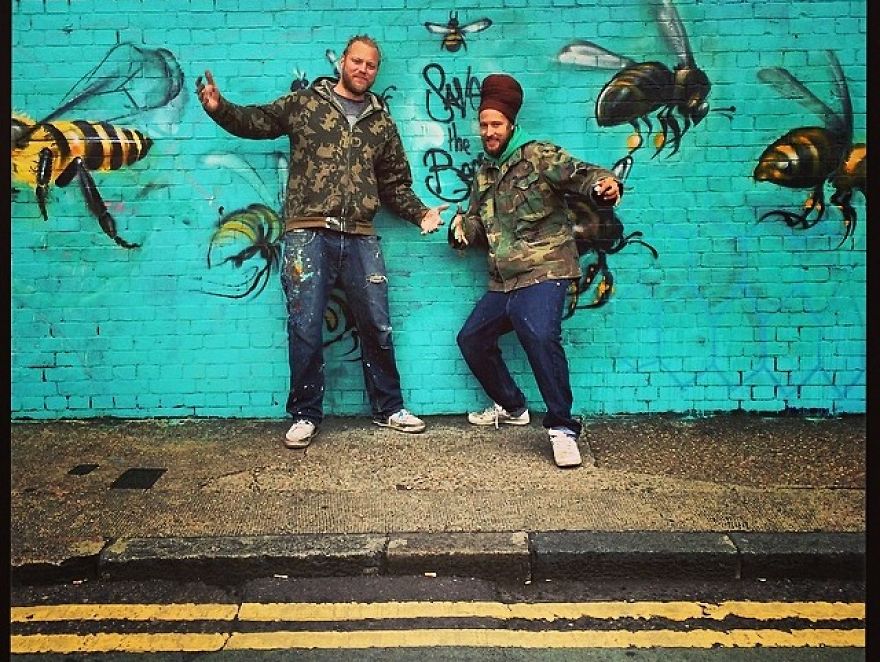 London Streets Painted With Bee Murals To Raise Awareness About Colony Collapse Disorder (3)
