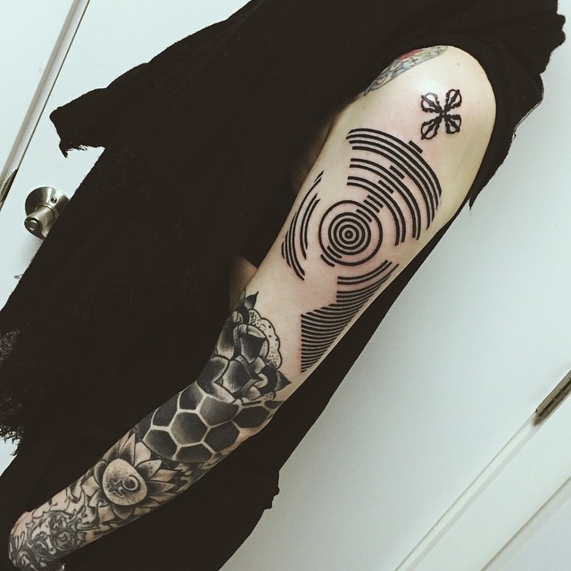 Thomas Sinnamond, tattoo artist - VList (17)