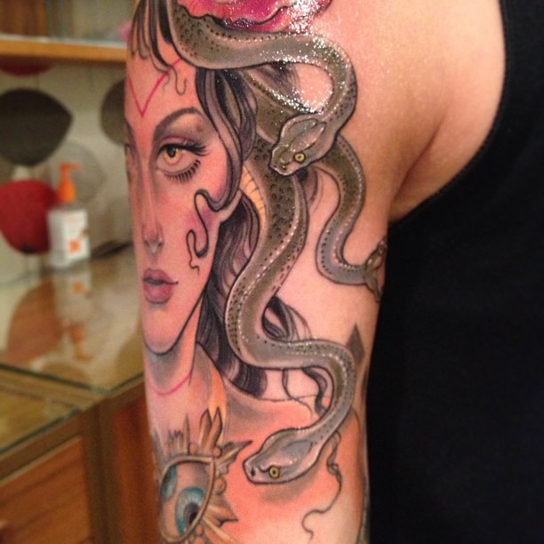 Stephanie Brown, tattoo artist (20)