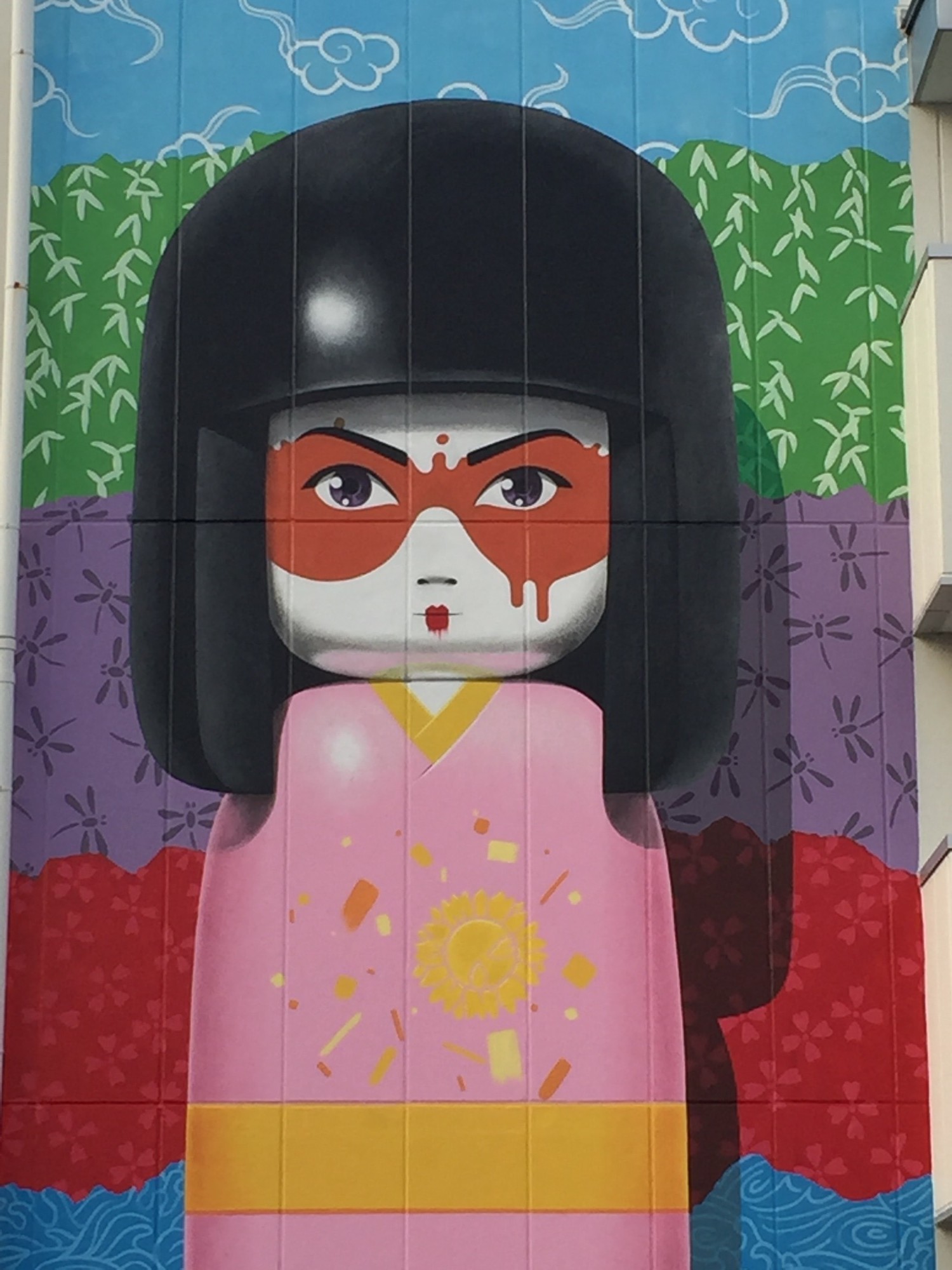 KOKESHI DOLL BRINGS COLOR TO TOKYO DISTRICT - the vandallist (2)